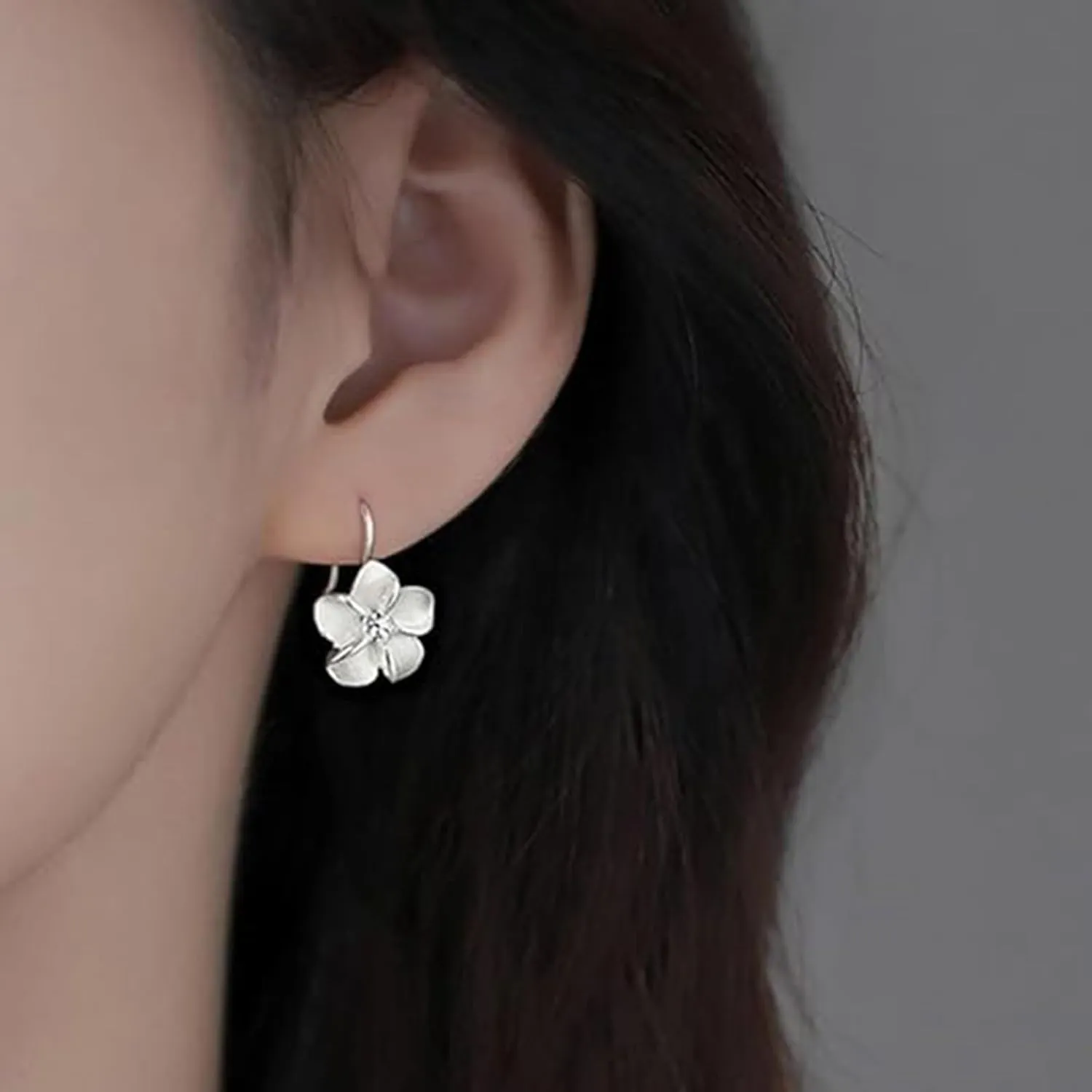 925 Sterling Silver Daisy Earrings Studs for Women Teens Petite Flowers Studs Earrings Valentine's Day Birthday Gifts