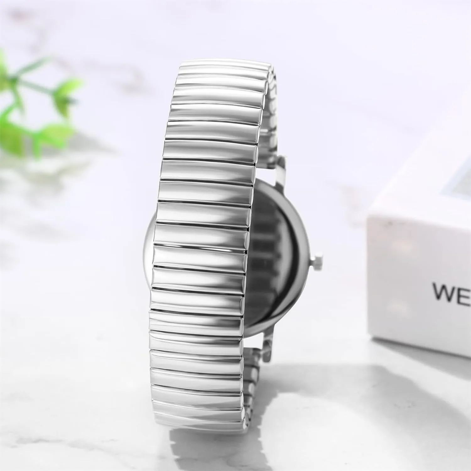 JewelryWe Men Women Elastic Watches: Round Analog Trump Dial Quartz Watch Gold Silver Plated Stretch Band Wristwatch
