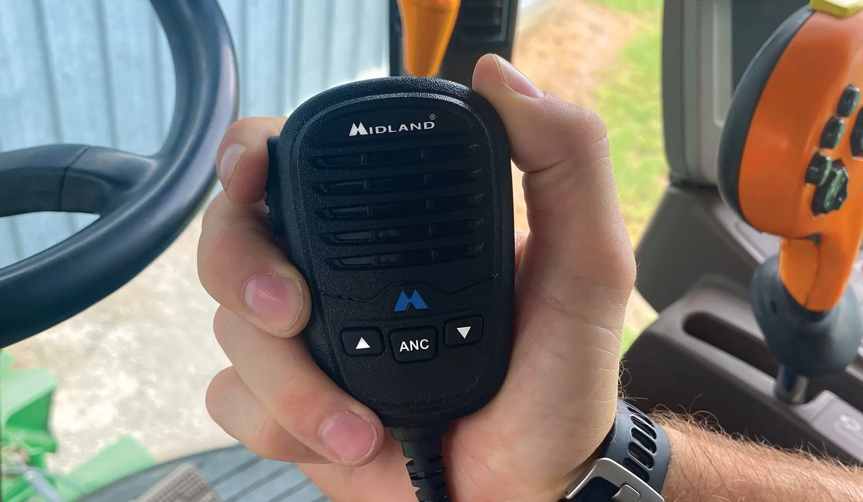 MXT115 MicroMobile® Two-Way Radio