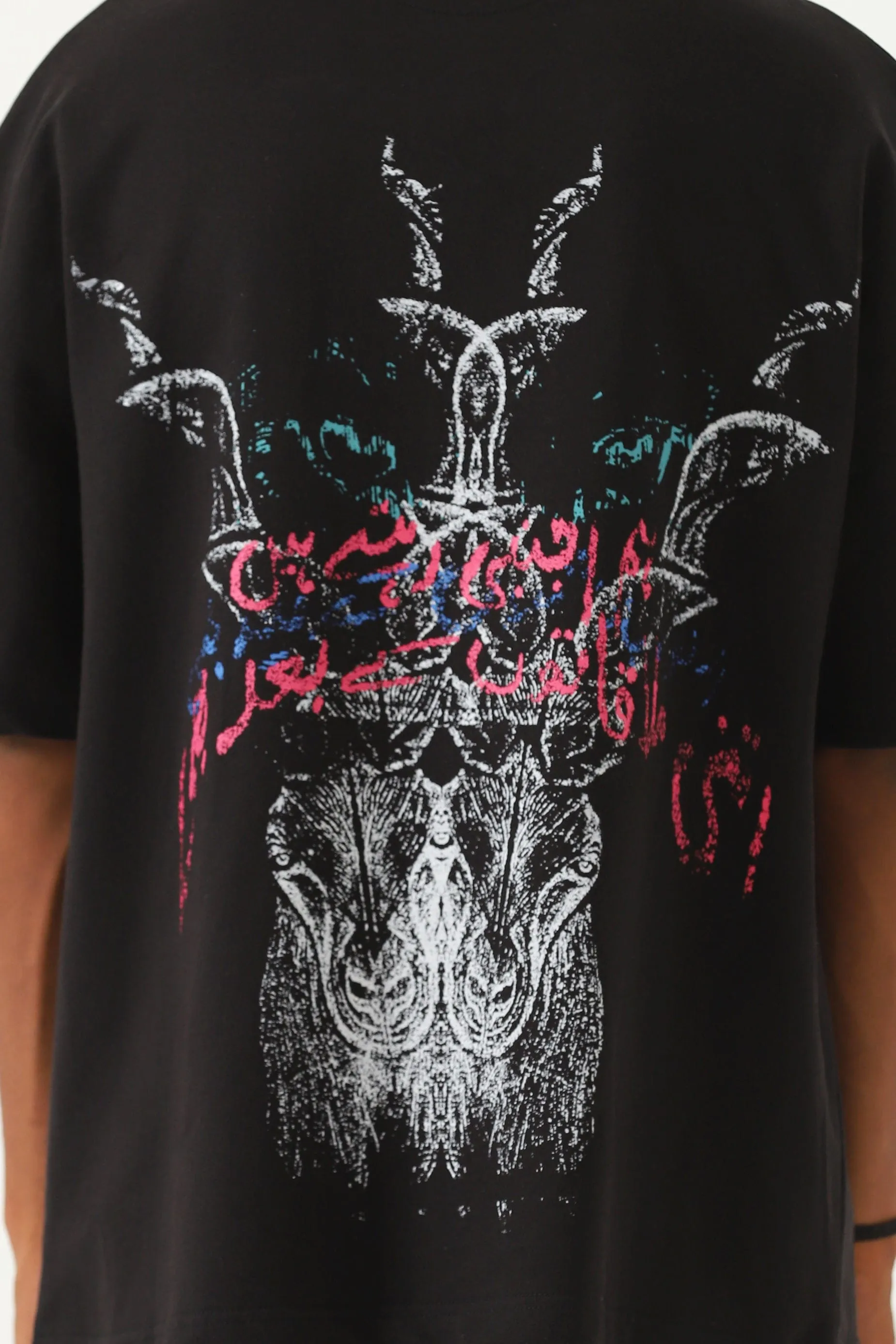 "AJNABI" PRINTED BLACK T SHIRT