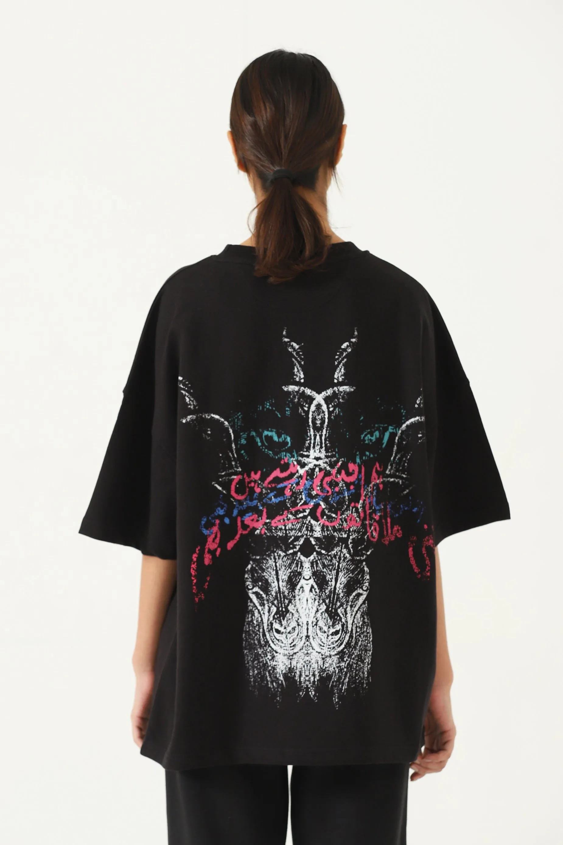 "AJNABI" PRINTED BLACK T SHIRT