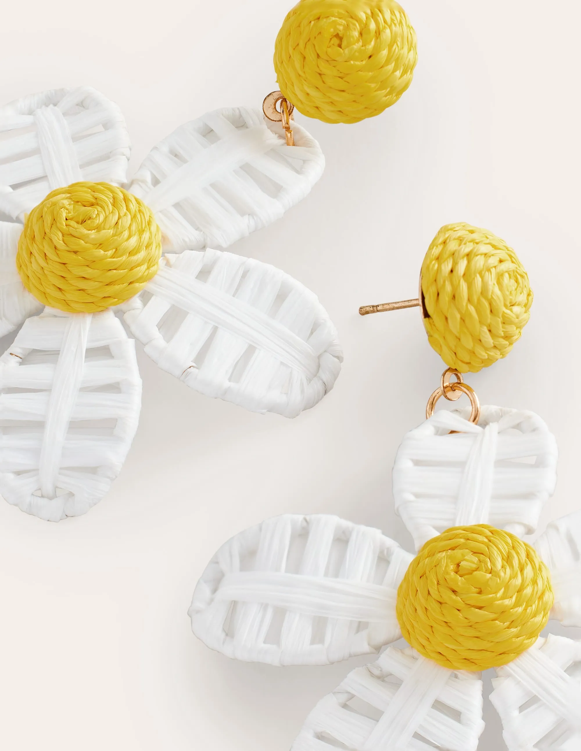 Raffia Flower Earrings-Natural