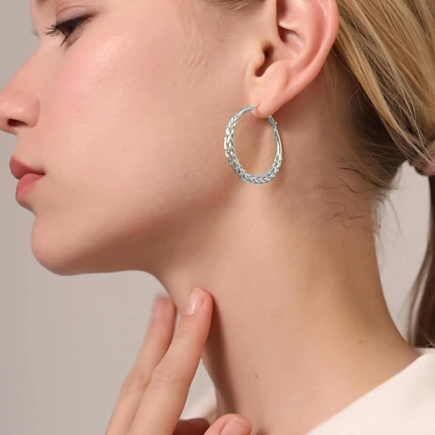 Twisted Hoop Earrings for Women 18K Gold Plated Thick Chunky Hoops Hypoallergenic Twist Earrings