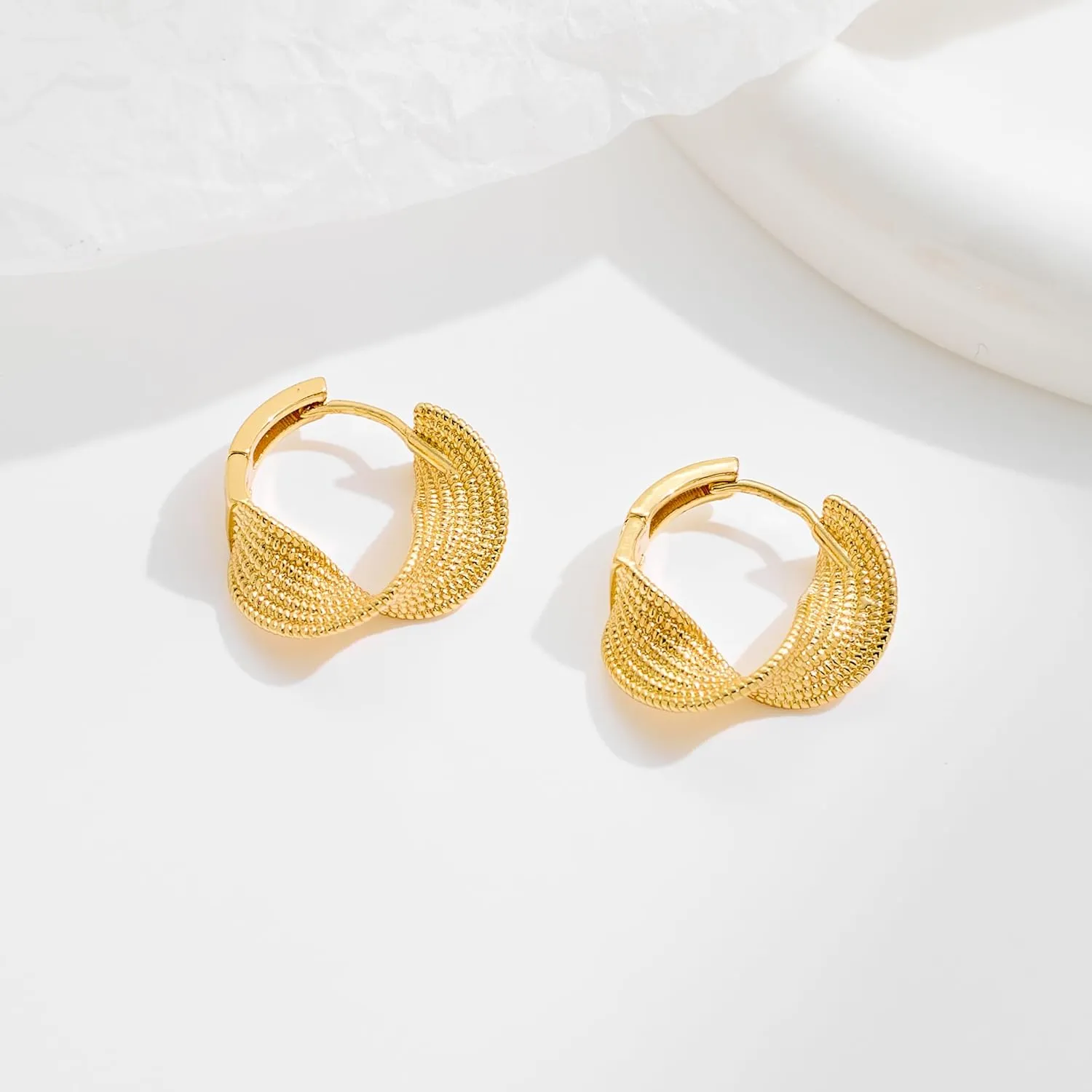 YUJIE Gold Chunky Twist Hoop Earrings Thick 18k Gold Plated Earrings for Women Trendy Jewelry